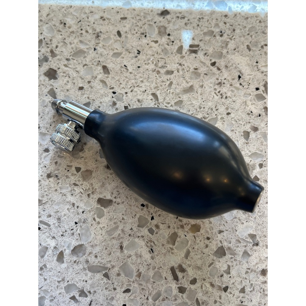 Manual Air Pressure Rubber Bulb Pump with Chrome Metal Release Valve Black